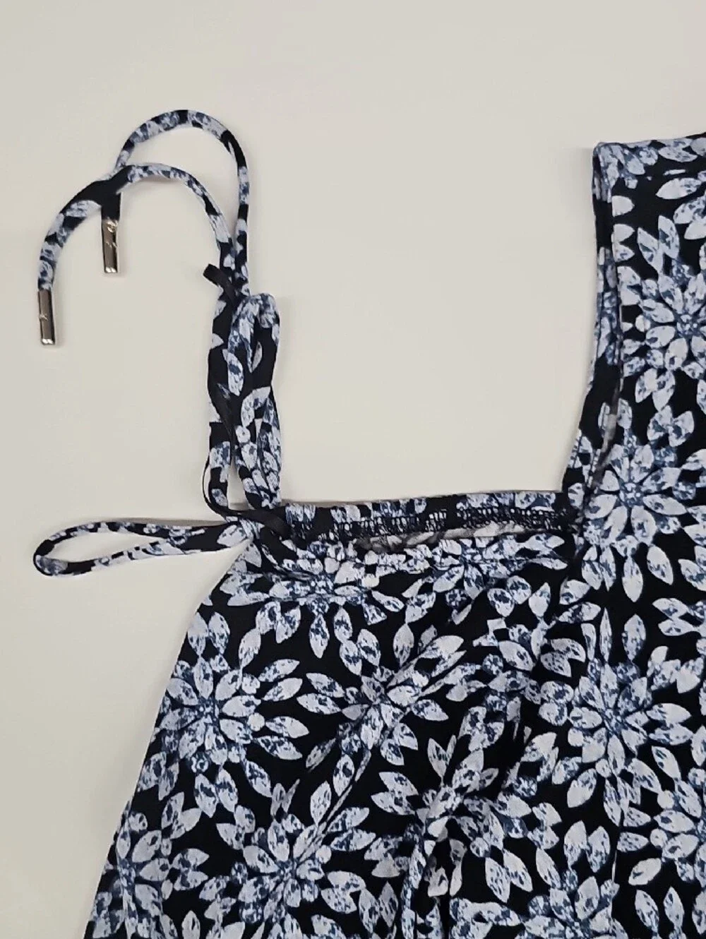 Michael Kors Black and Light Blue Floral Cold-Shoulder Tunic Size M
